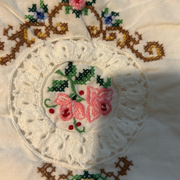 Vintage ~Antique Embroided Pillowcases; 100% Cotton; AMAZING FIND! - Picture 3 of 9